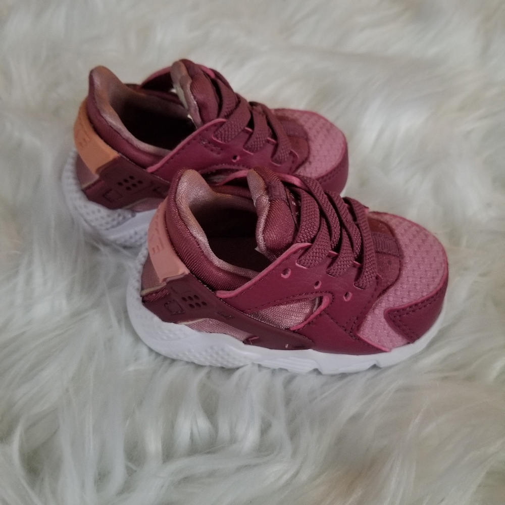 Nike size 3c Huarache